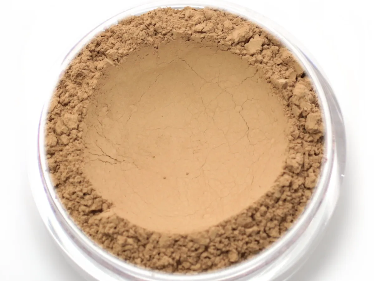 "Nutmeg" - Mineral Wonder Powder Foundation