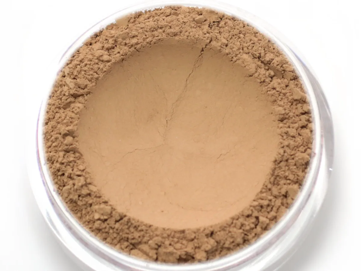 "Walnut" - Mineral Wonder Powder Foundation